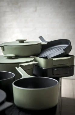 Plat A Gratin Surface Metal Vert / Emaille - 38 X 25 Cm - Serax