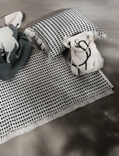 Coussin D'extérieur Way Tissu Bleu / 70 X 50 Cm - Bouteilles En Plastique Recyclees - Ferm Living