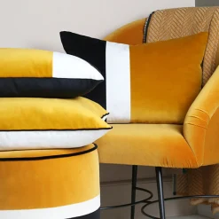 Coussin Echec Et Mat Tissu Jaune / Velours - 30 X 50 Cm - Maison Sarah Lavoine