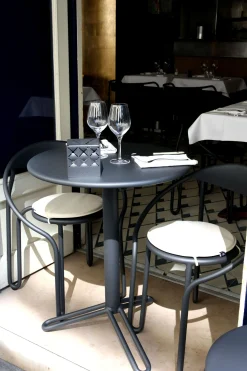Fauteuil Empilable Huggy Bistro Chair Metal Noir / Aluminium - Maiori
