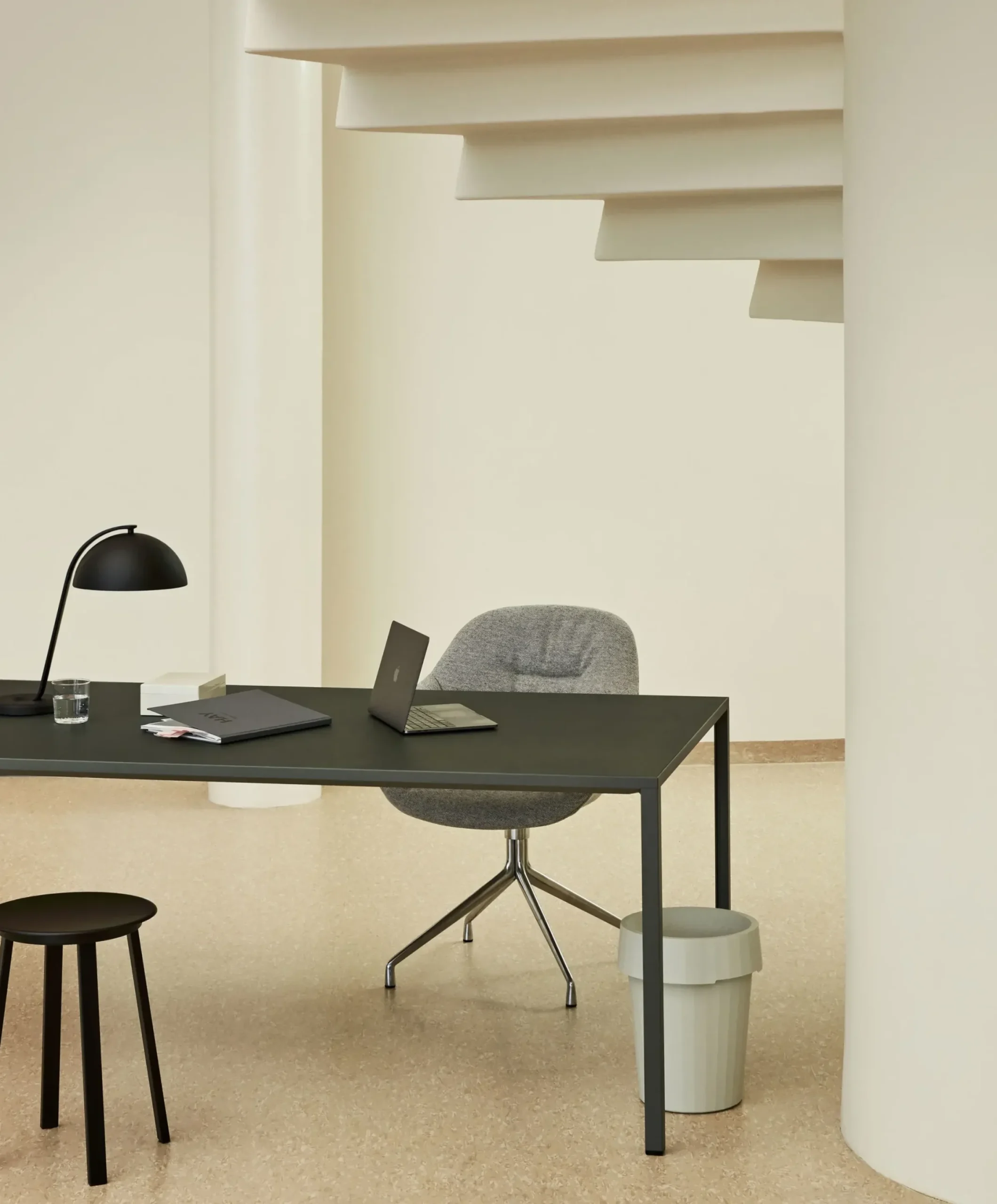 Fauteuil Pivotant About A Chair Aac121 Soft Tissu Gris / Dossier Haut - Tissu Integral Matelasse - Hay