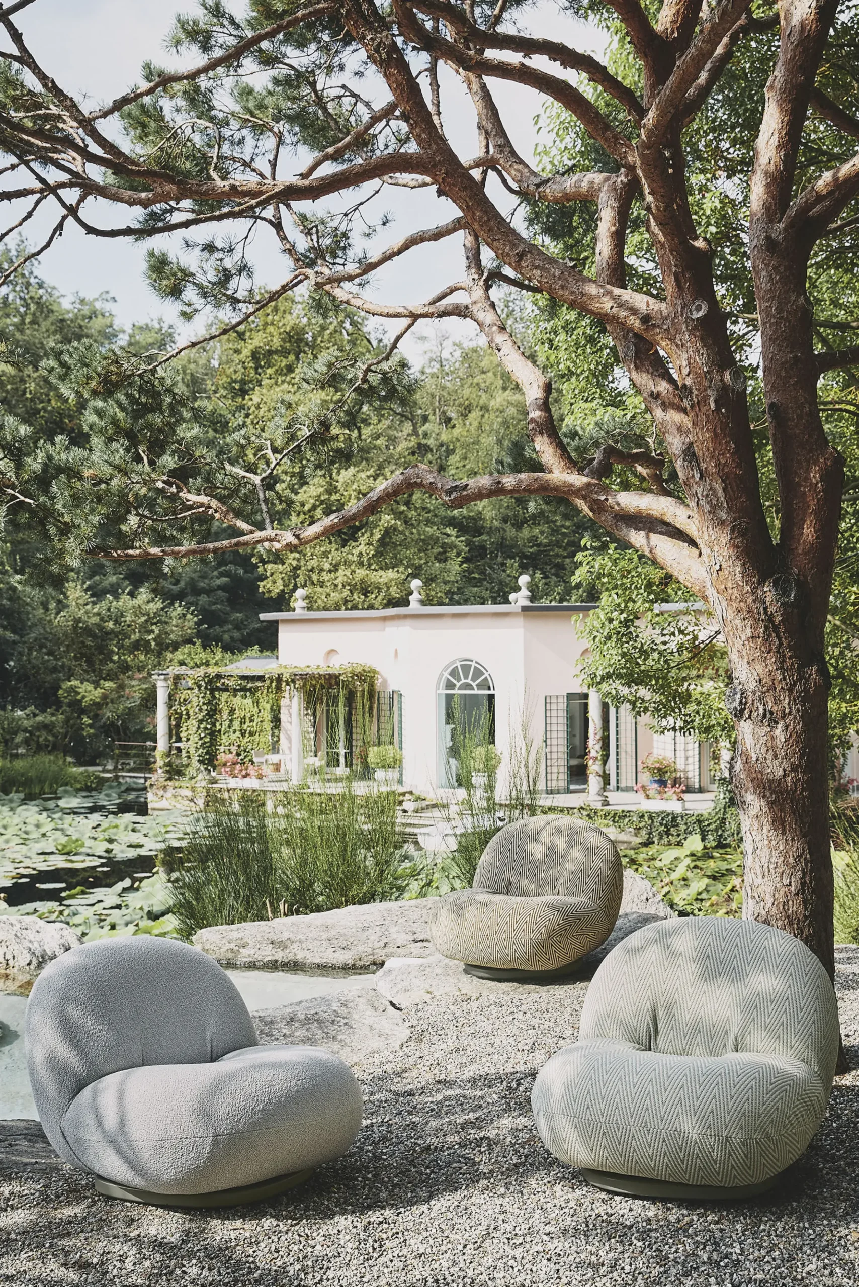 Fauteuil Pivotant Pacha Outdoor Tissu Blanc Beige / Pierre Paulin, 1975 - Gubi