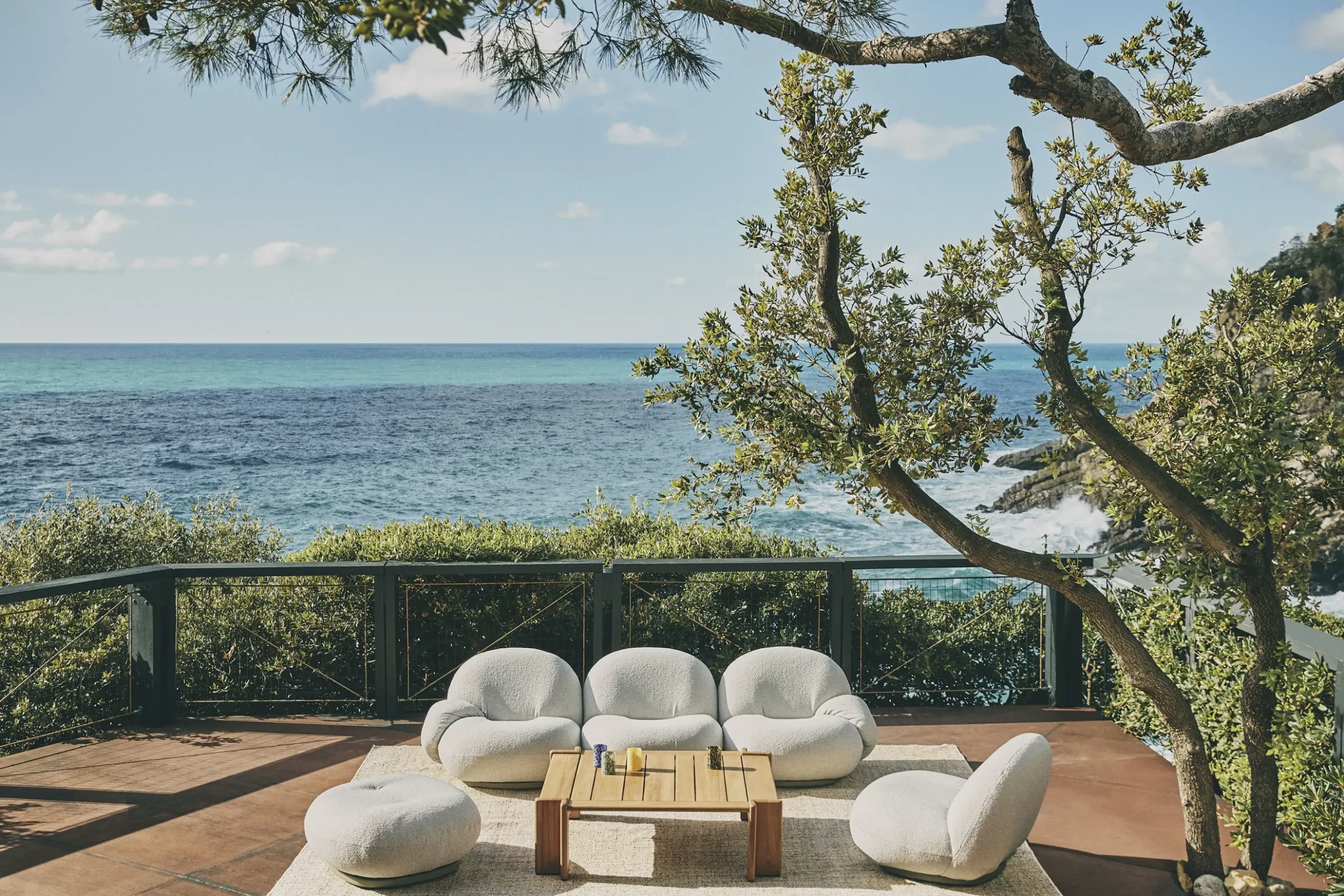Fauteuil Pivotant Pacha Outdoor Tissu Blanc Beige / Pierre Paulin, 1975 - Gubi
