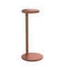 Lampe De Table Oblique Qi Led Metal Rouge Orange / Prise Usb-C Et Chargeur A Induction - Flos