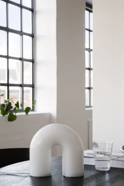 Lampe De Table Vuelta Led Verre Blanc / Verre Strie - Ferm Living