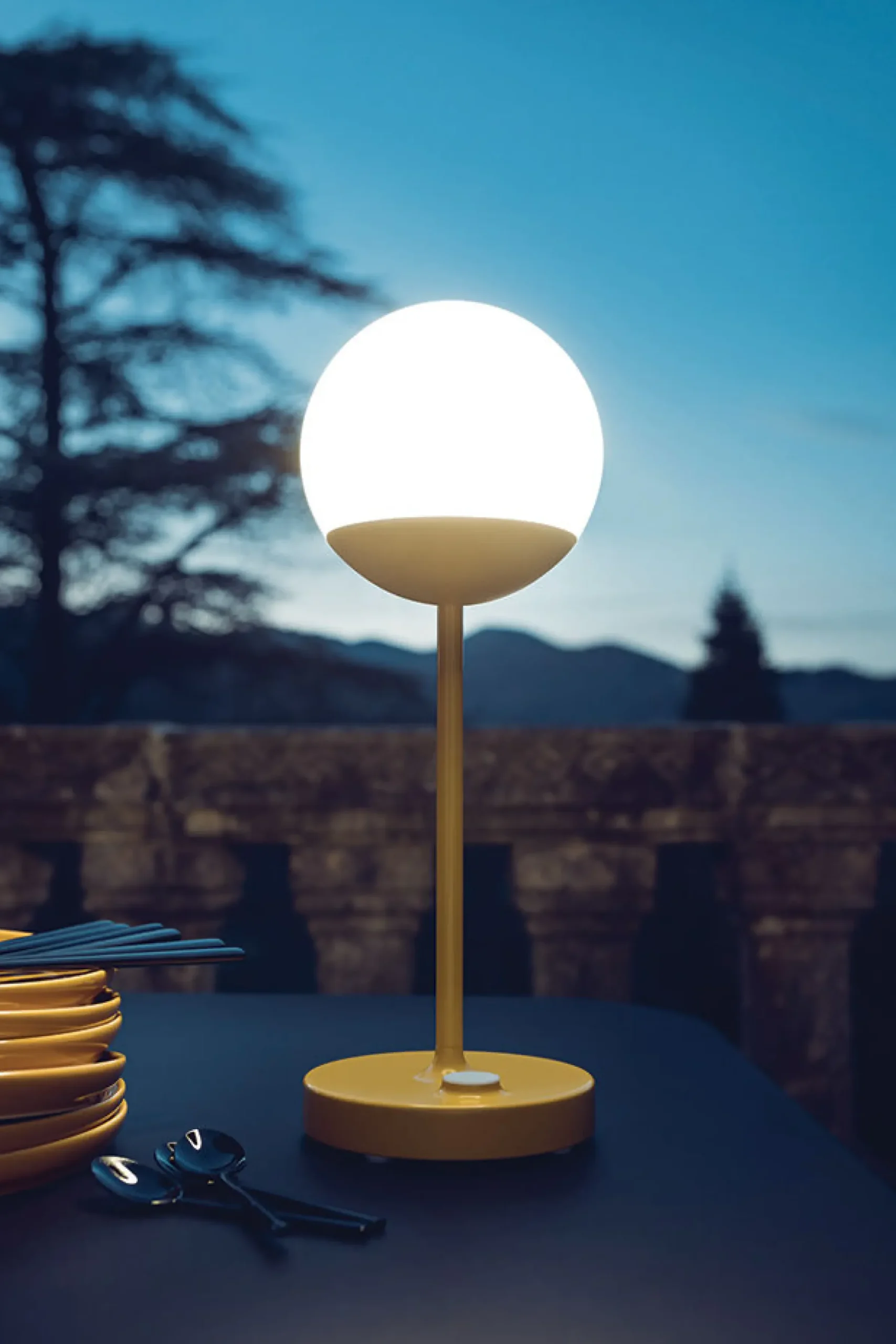 Lampe Exterieur Sans Fil Rechargeable Mooon! Led Metal Plastique Jaune / H 41 Cm - Usb - Fermob