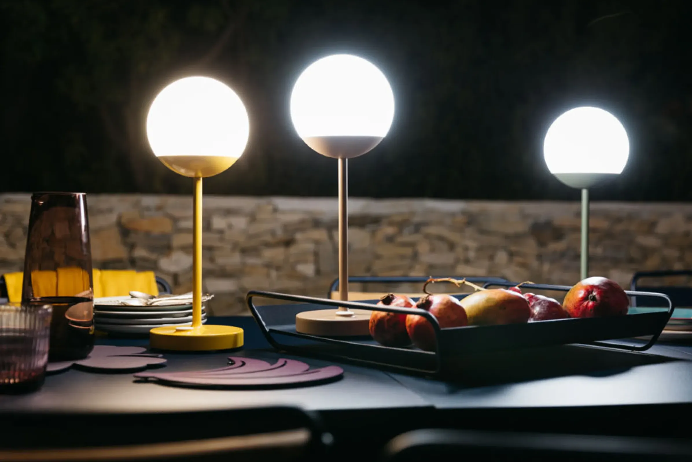 Lampe Exterieur Sans Fil Rechargeable Mooon! Led Metal Plastique Jaune / H 41 Cm - Usb - Fermob