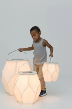 Lampe Solaire D'extérieur La Lampe Couture Small Tissu/ Hybride & Connectee - O 28 X H 37 Cm - Maiori