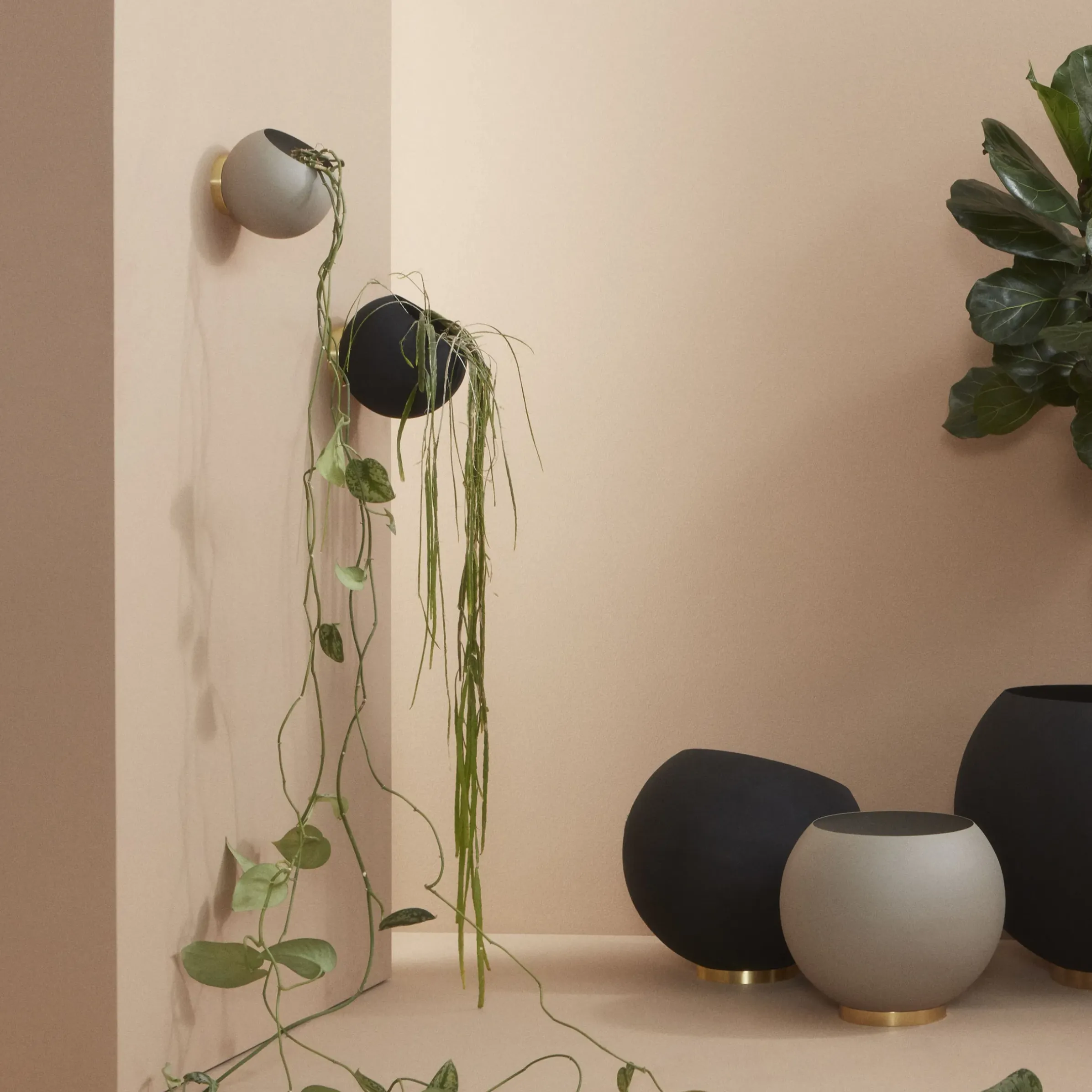 Pot De Fleurs Mural Globe Large Metal Beige / O 21 Cm - Metal - Aytm