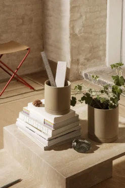 Pot De Fleurs Sekki Large Ceramique Beige / O 15,7 X H 17,7 Cm - Gres - Ferm Living
