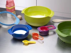 Saladier Nest Plus Plastique/ Passoire & Bol-Doseur - 9 Pieces Empilables - Joseph Joseph