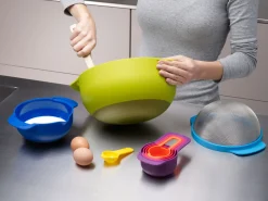 Saladier Nest Plus Plastique/ Passoire & Bol-Doseur - 9 Pieces Empilables - Joseph Joseph