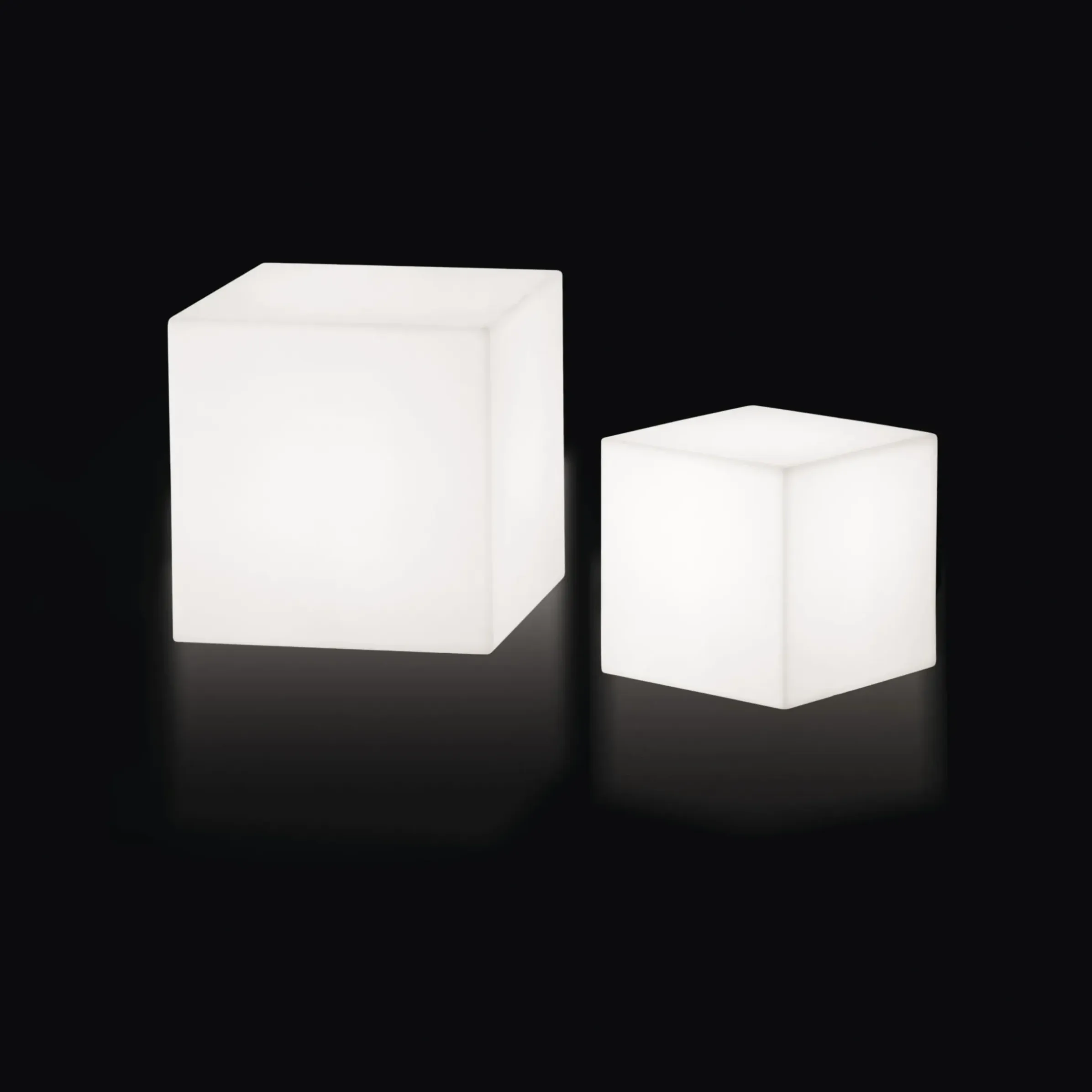 Table Basse Lumineuse Cubo Indoor Plastique/ 43 Cm - Avec Cable - Slide