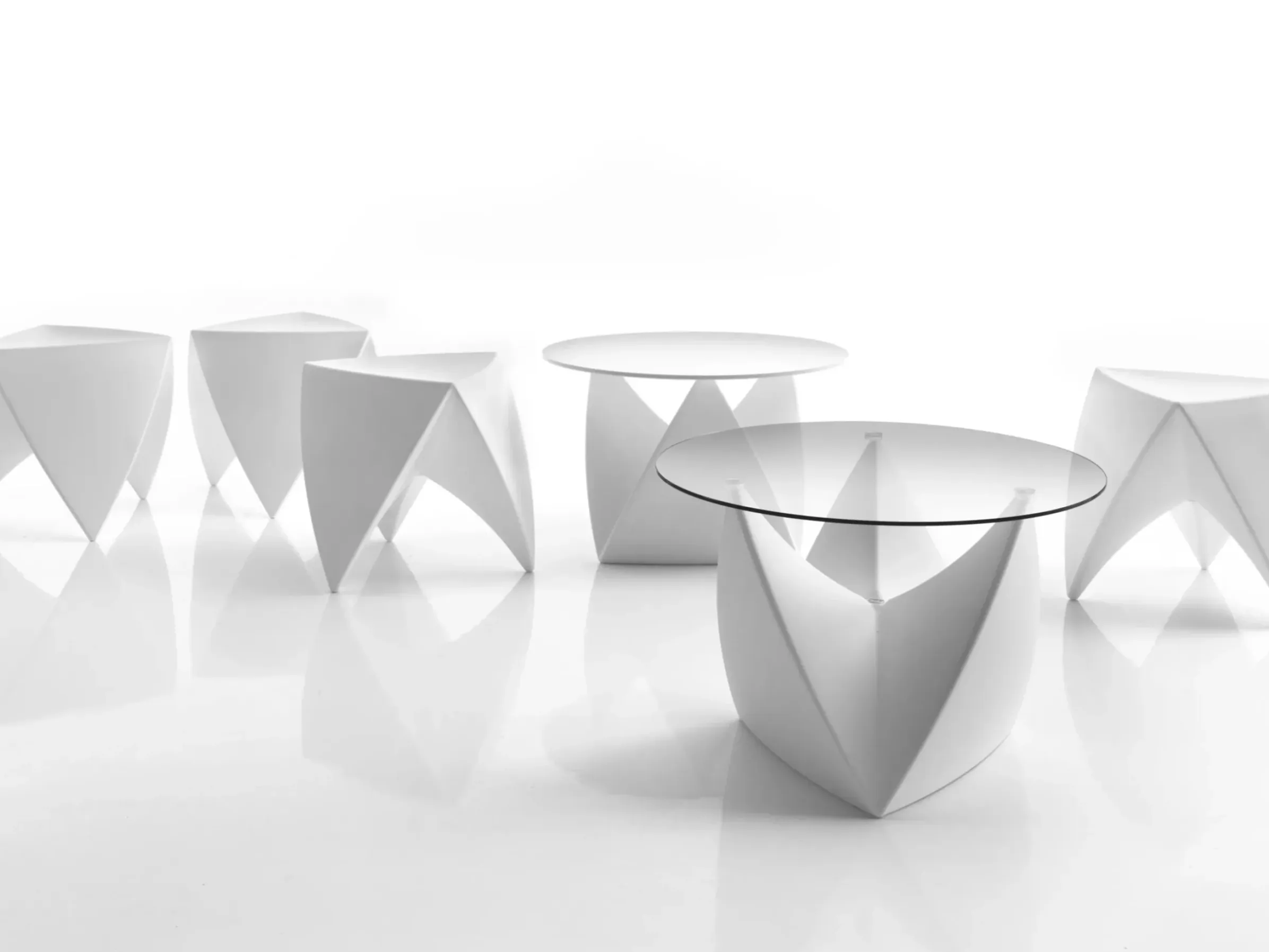 Table Basse Mr. Lem Verre Plastique Noir - Myyour