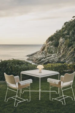 Table Carree Tropique Metal Beige / 90 X 90 Cm - Acier Perfore / Mategot, Reedition 50' - Gubi