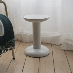Table D'Appoint Thing Metal Rouge / Tabouret - By George Sowden / Alu Recycle - Raawii