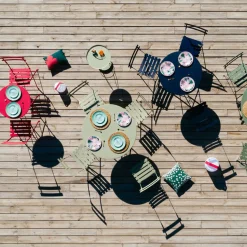 Table Pliante Bistro Metal Jaune /O 77 Cm - 3/4 Personnes - Trou Pour Parasol - Fermob