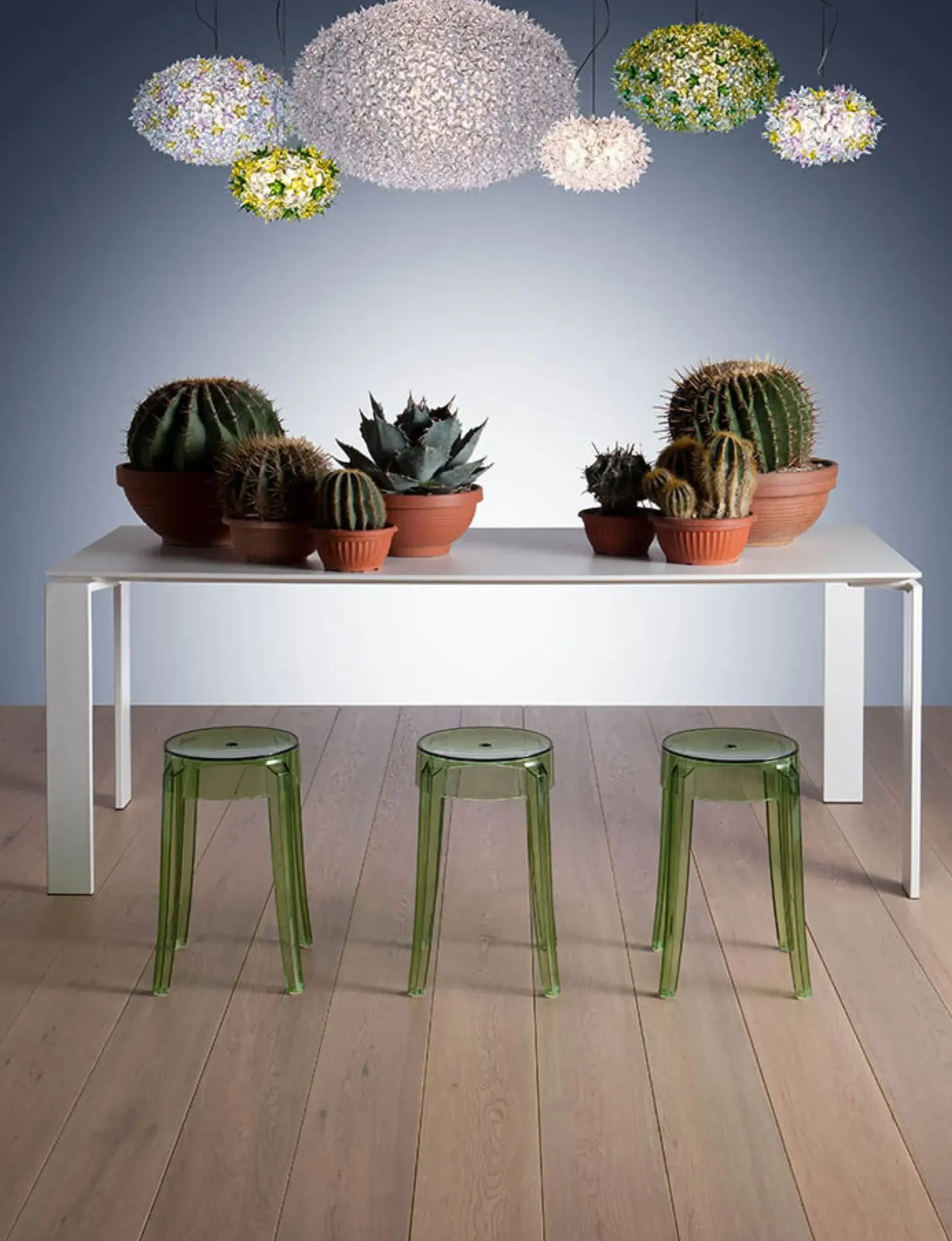 Tabouret Empilable Charles Ghost Plastique Bleu / H 46 Cm - Polycarbonate - Kartell