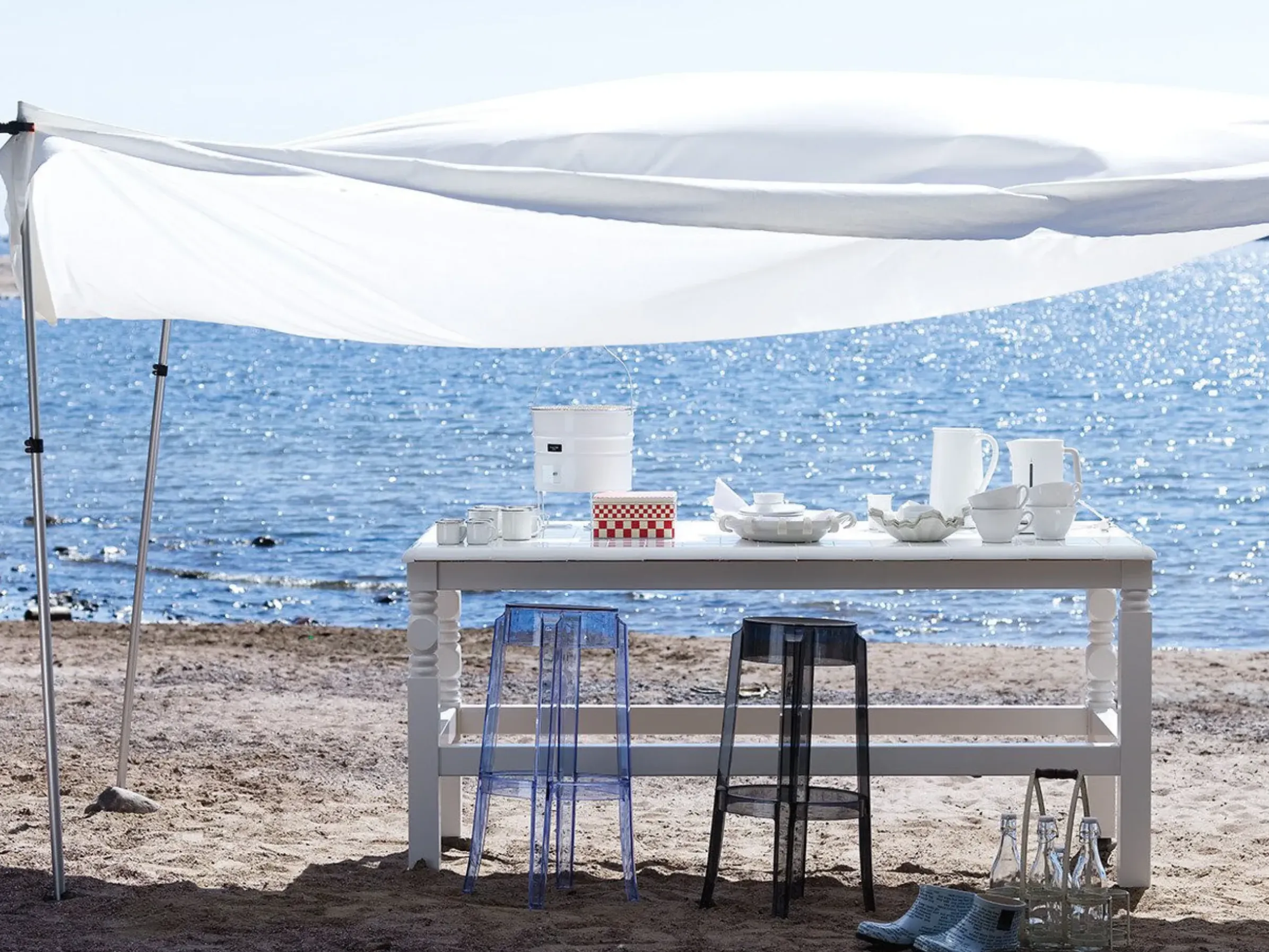 Tabouret Haut Empilable Charles Ghost Plastique Bleu / H 75 Cm - Kartell